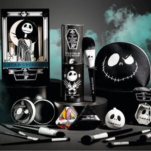 Spectrum collections x nightmare before Christmas makeup brush bundle